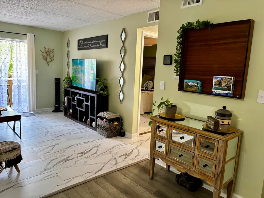 209 W Miracle Strip Parkway #D204, Mary Esther, FL 32569 - #3
