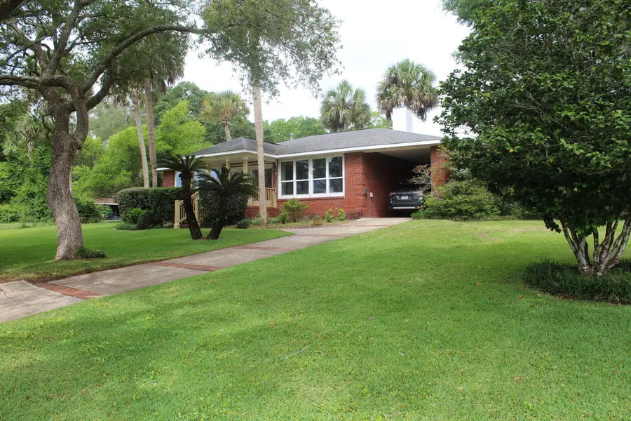 1183 N Bayshore Drive, Valparaiso, FL 32580 - #2