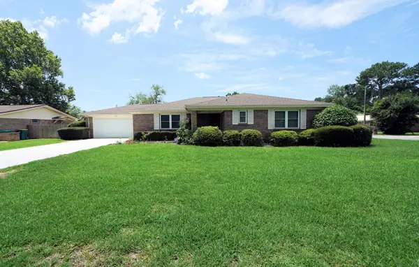 208 Dumaine Court, Fort Walton Beach, FL 32547