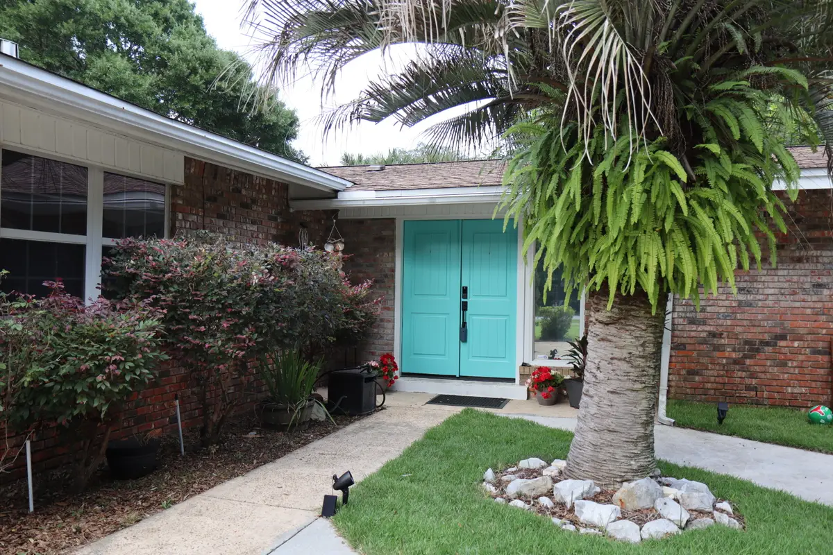 610 NE Country Club Avenue, Fort Walton Beach, FL 32547 - #1