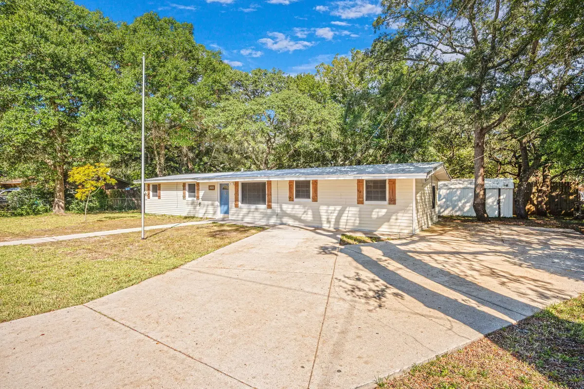 205 Pine Street, Fort Walton Beach, FL 32548 - #1