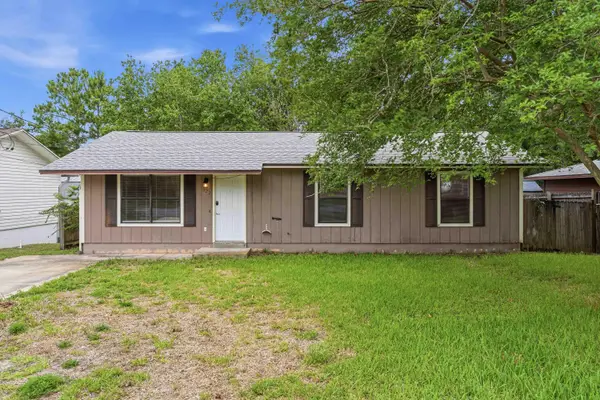 122 Green Drive, Mary Esther, FL 32569