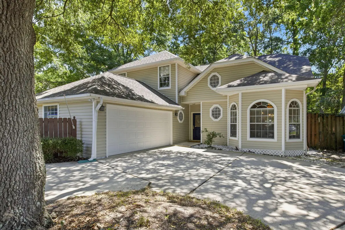 2 Islandview Drive, Mary Esther, FL 32569 - #1