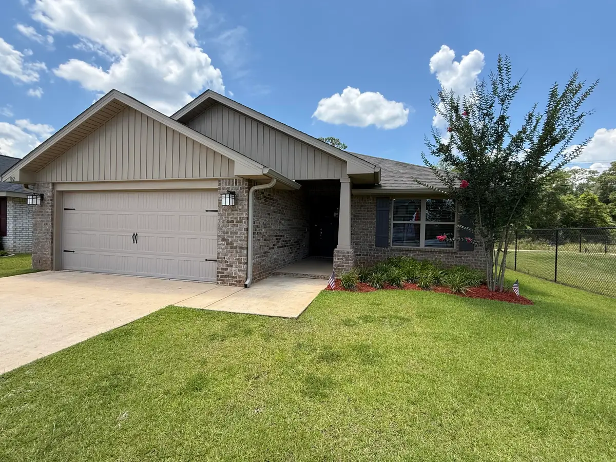 102 Ridgeway Circle, Crestview, FL 32536 - #1