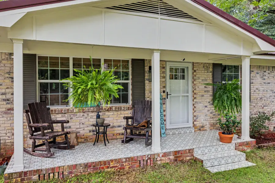 156 S Lindberg Street, Crestview, FL 32536 - #2