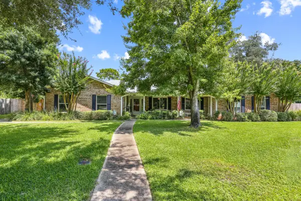 424 Dracena Way, Gulf Breeze, FL 32561