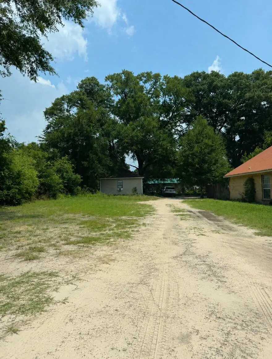 692B Williams Avenue, Crestview, FL 32539 - #1