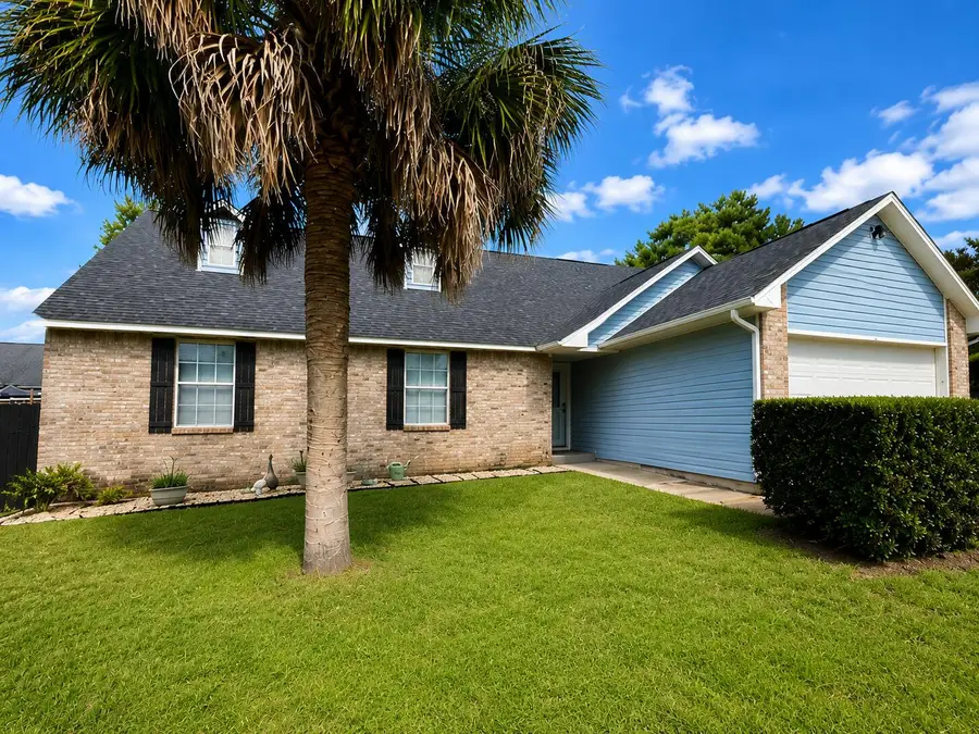 111 Trenton Avenue, Crestview, FL 32539 - #2