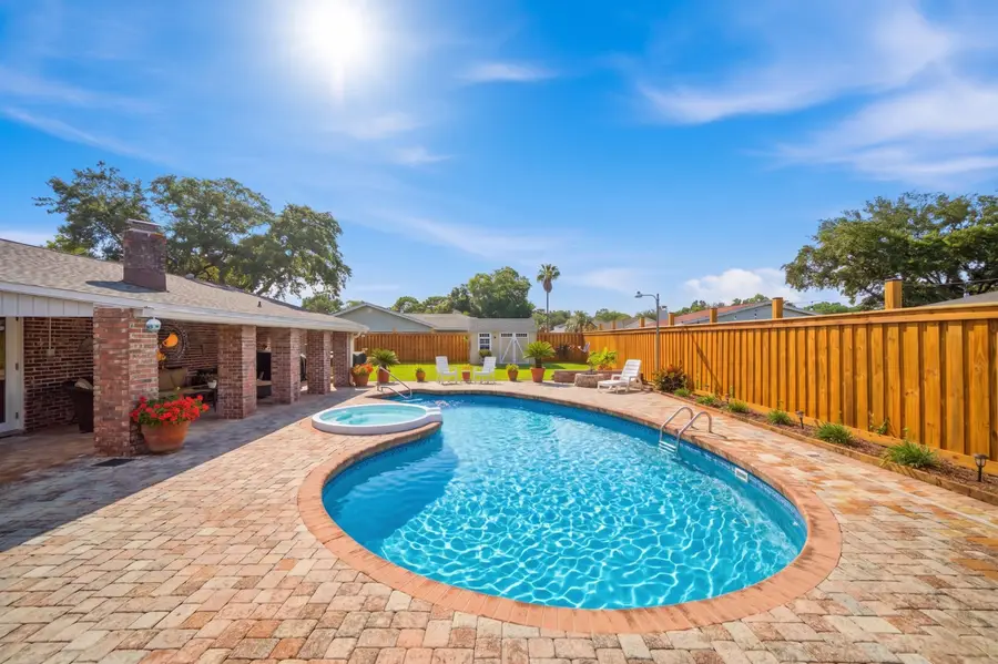 18 Pebble Beach Drive, Shalimar, FL 32579 - #2