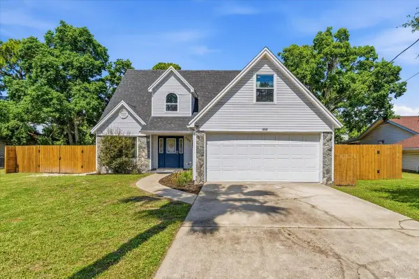 209 Seville Circle, Mary Esther, FL 32569