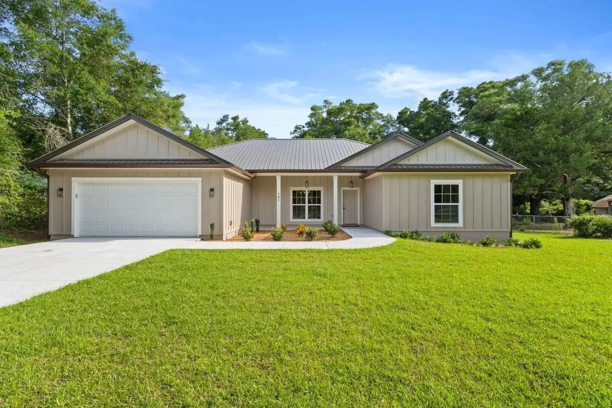 781 Bay Avenue, Defuniak Springs, FL 32435 - #1