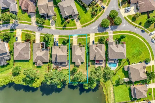 395 Windchime Way, Freeport, FL 32439