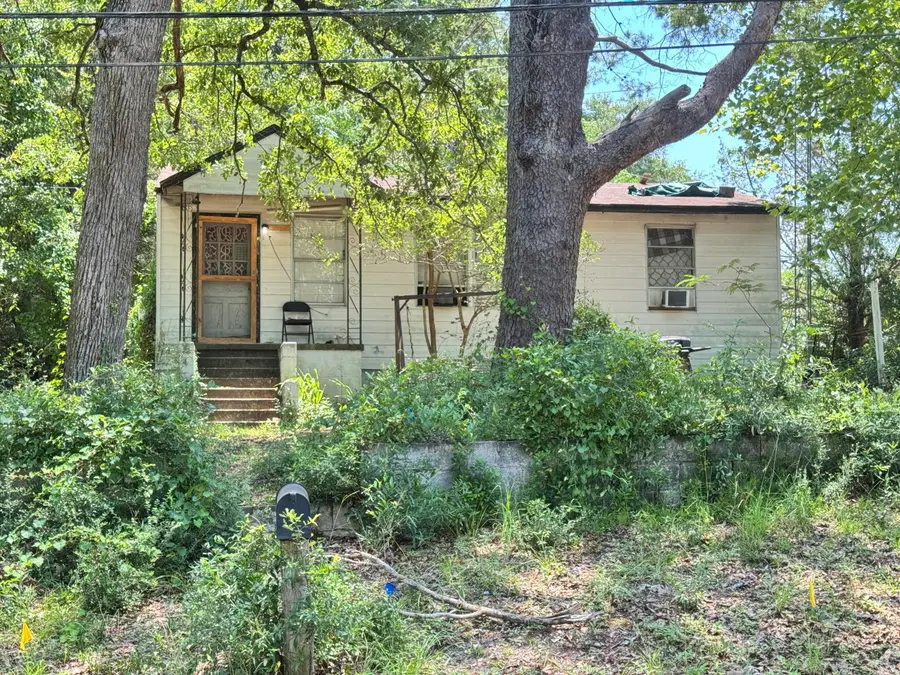 602 Dixie Street, Crestview, FL 32536 - #2