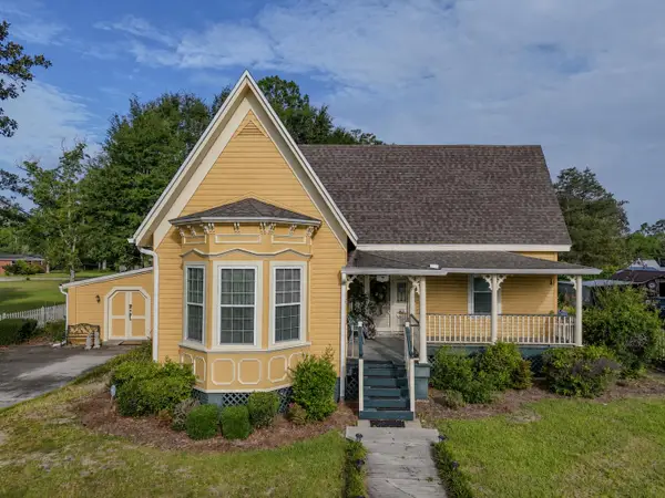 768 3rd Street, Chipley, FL 32428