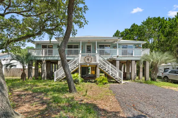 3034 Bay Street, Gulf Breeze, FL 32563