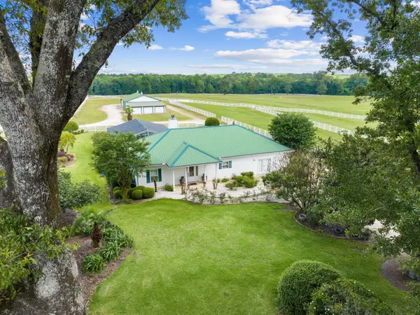 5676 W State Highway 2, DeFuniak Springs, FL 32433