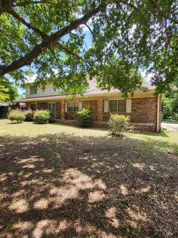 1005 Pine Lake Drive, Niceville, FL 32578