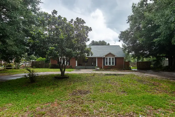8371 Miranda Street, Navarre, FL 32566