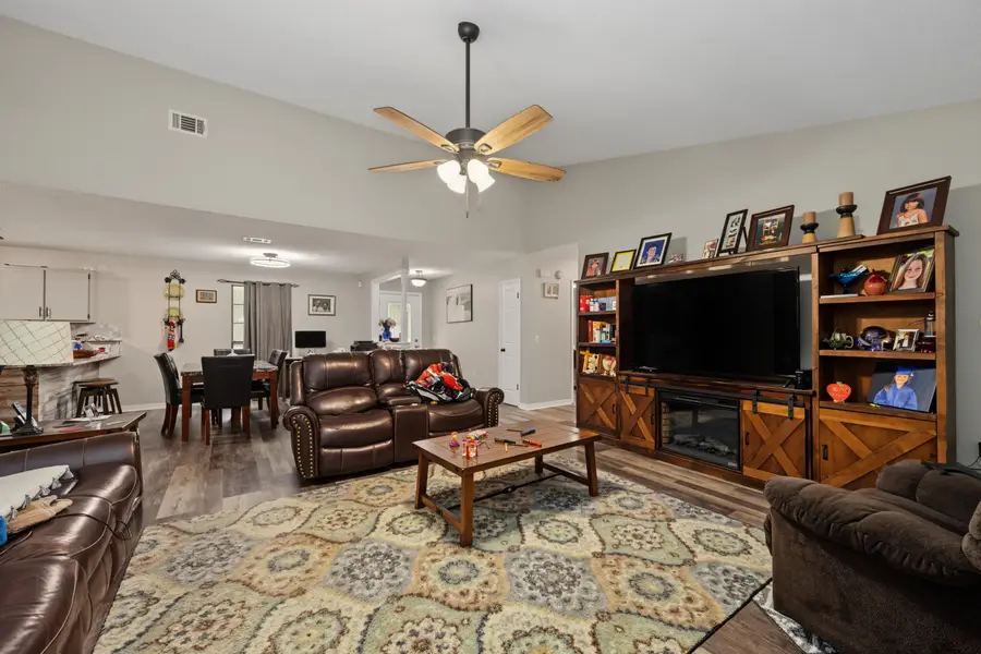 2617 St Highway 81, Ponce De Leon, FL 32455 - #2
