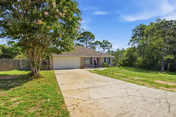8826 Kiwi Place, Navarre, FL 32566