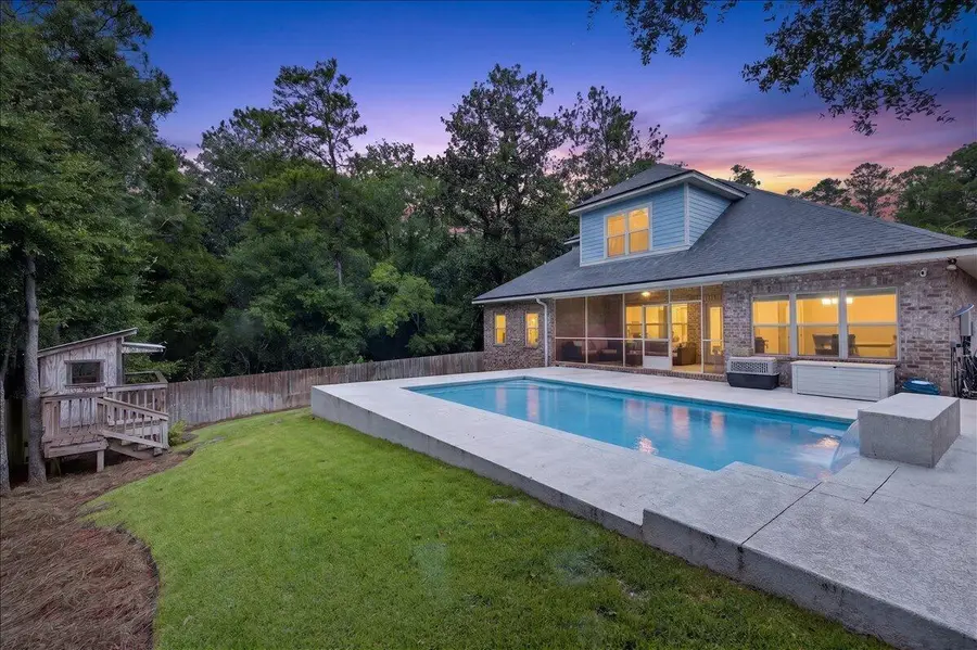 205 Hart Street, Niceville, FL 32578 - #3