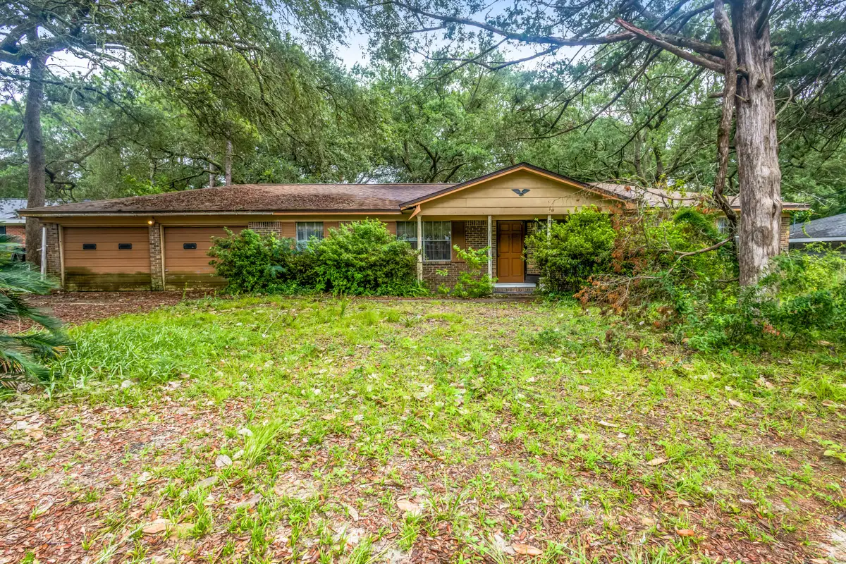 8 Walnut Avenue, Shalimar, FL 32579 - #1