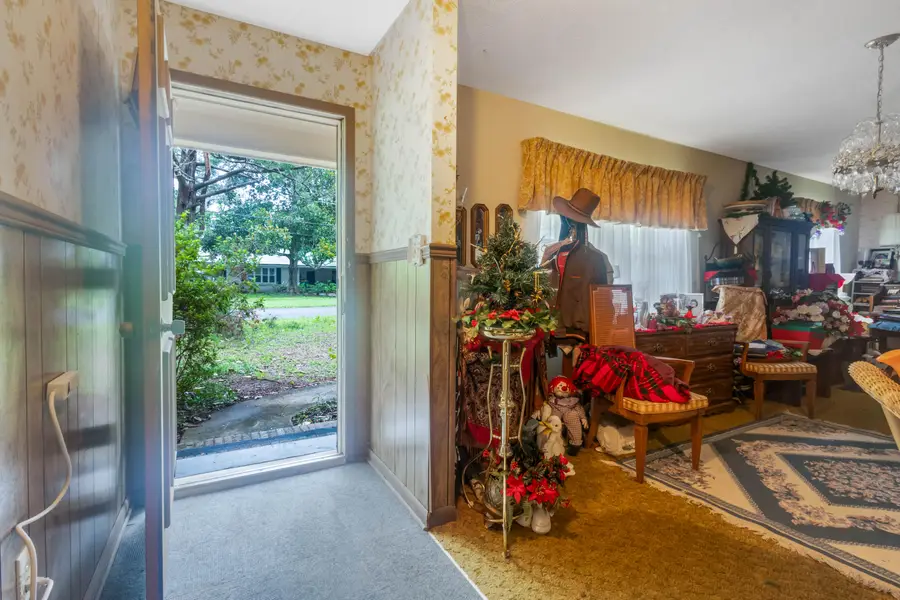 8 Walnut Avenue, Shalimar, FL 32579 - #3