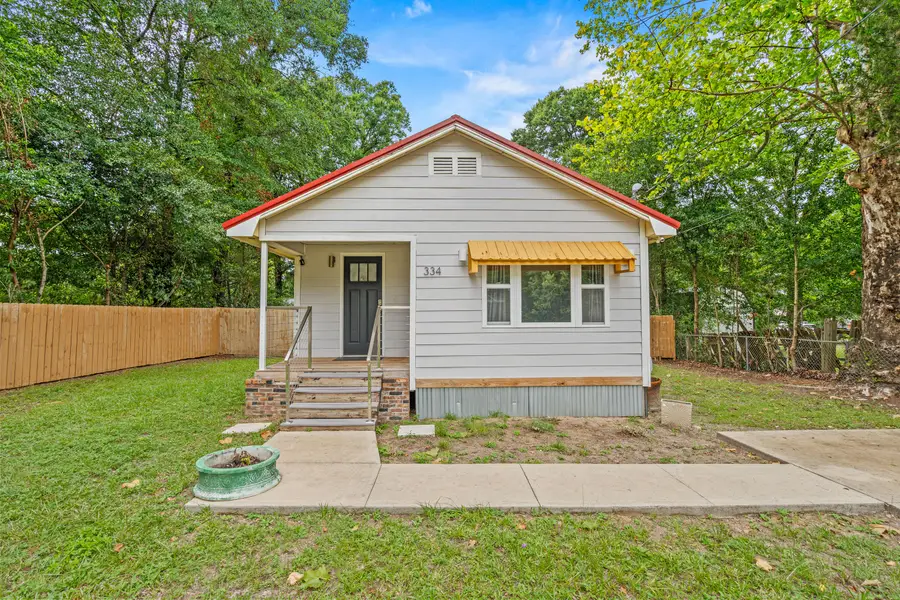 334 E Chestnut Avenue, Crestview, FL 32539 - #2