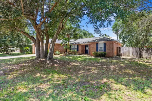 7280 Mossy Oaks Court, Navarre, FL 32566