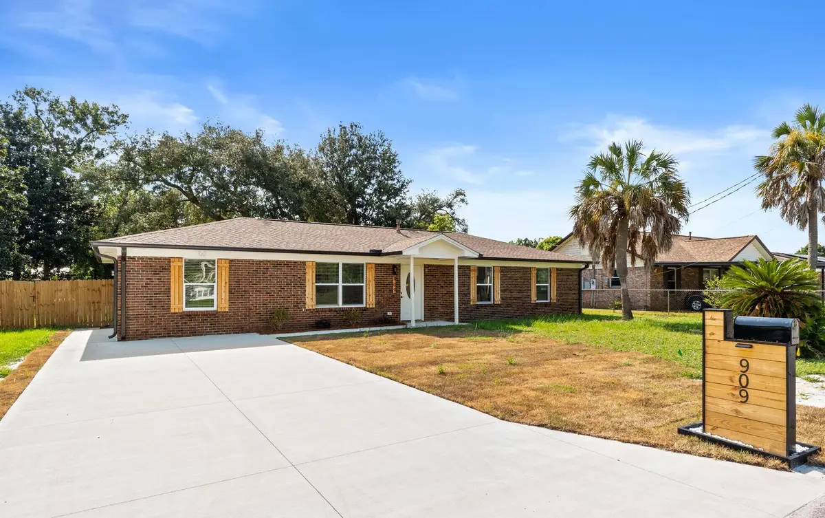 909 Louisiana Avenue, Lynn Haven, FL 32444 - #1