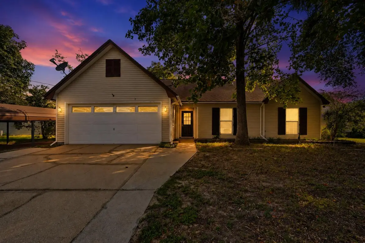 104 Hollow Cove, Crestview, FL 32539 - #1