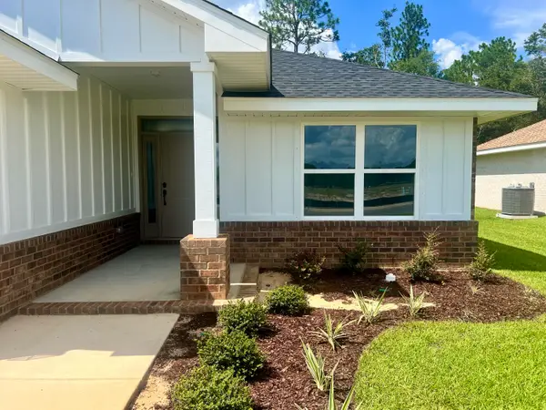 5290 Hidden Pines Circle, Milton, FL 32583