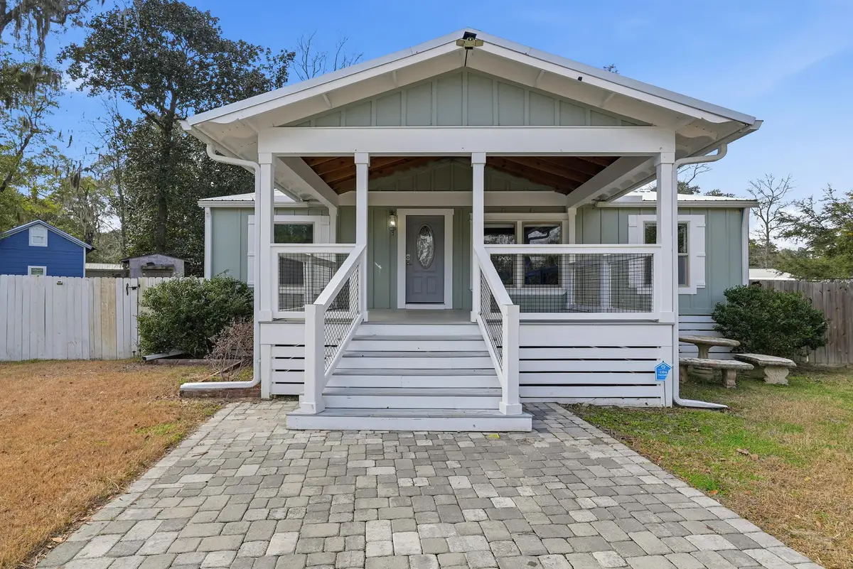 140 Palmetto Avenue, Freeport, FL 32439 - #1