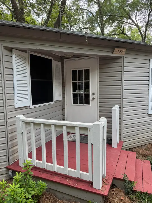827 Squirrel Road, DeFuniak Springs, FL 32433