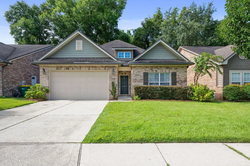 102 Arrowhead Way, Niceville, FL 32578 - #1