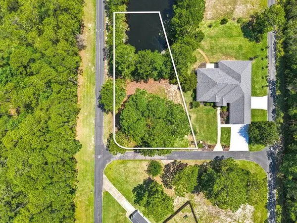 1817 E Smugglers Cove Drive, Gulf Breeze, FL 32563