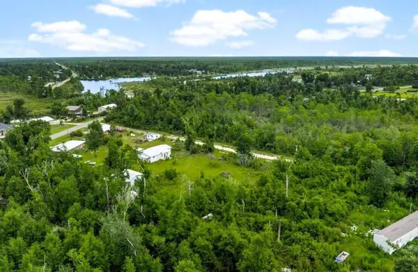9775 Felty Road, Youngstown, FL 32466