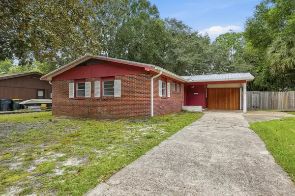 133 NW Robinwood Drive, Fort Walton Beach, FL 32548