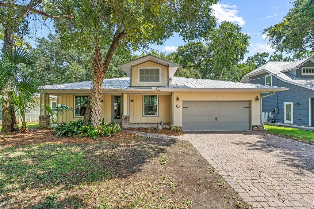 205 SE Alconese Ave Avenue, Fort Walton Beach, FL 32548 - #1