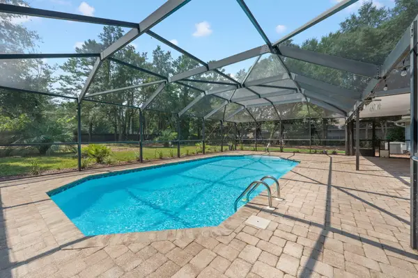 6813 Avenida De Galvez, Navarre, FL 32566