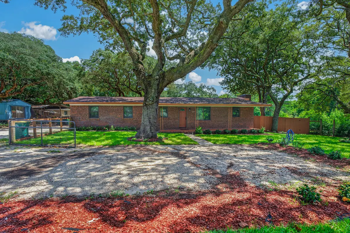 1437 Cat Mar Road, Niceville, FL 32578 - #1