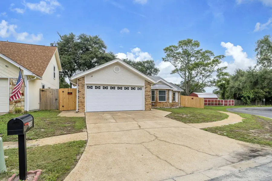 200 Woodland Park Circle, Mary Esther, FL 32569 - #2
