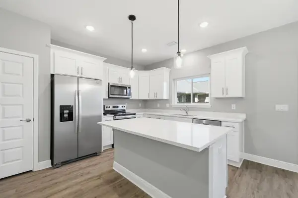 933 Kenzie Lane, Fort Walton Beach, FL 32547