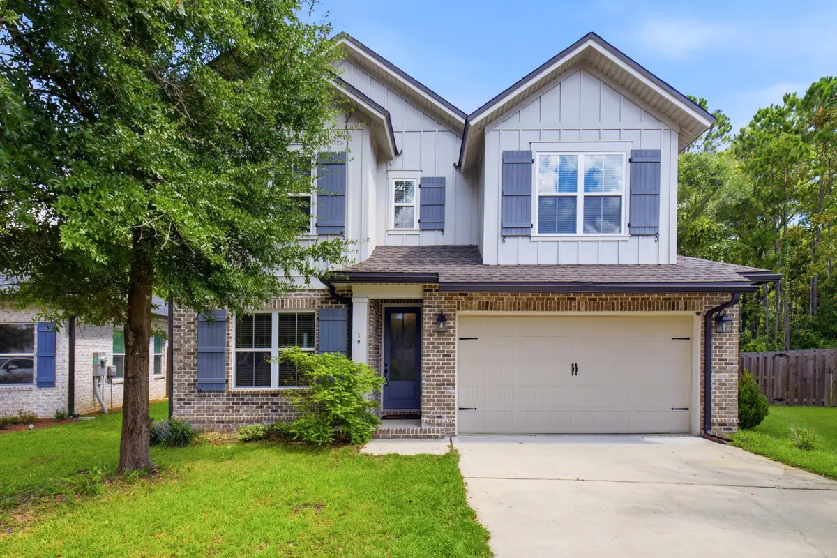 19 Laurel Oaks Drive, Freeport, FL 32439 - #1