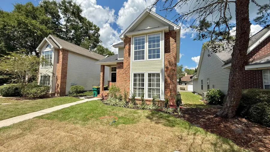 215 Parkwood Circle, Niceville, FL 32578 - #2