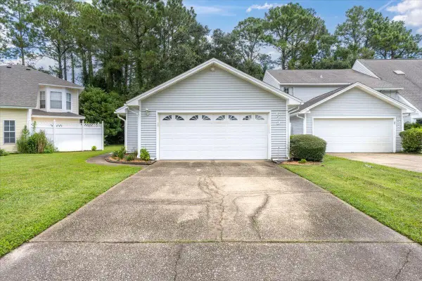 629 Emerald Lane, Fort Walton Beach, FL 32547