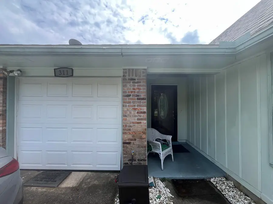 311 Woodland Park Circle, Mary Esther, FL 32569 - #3