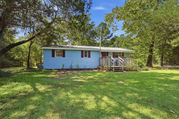 2098 S County Highway 183, DeFuniak Springs, FL 32435
