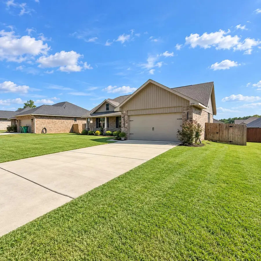 2019 Broad Street, Crestview, FL 32536 - #2