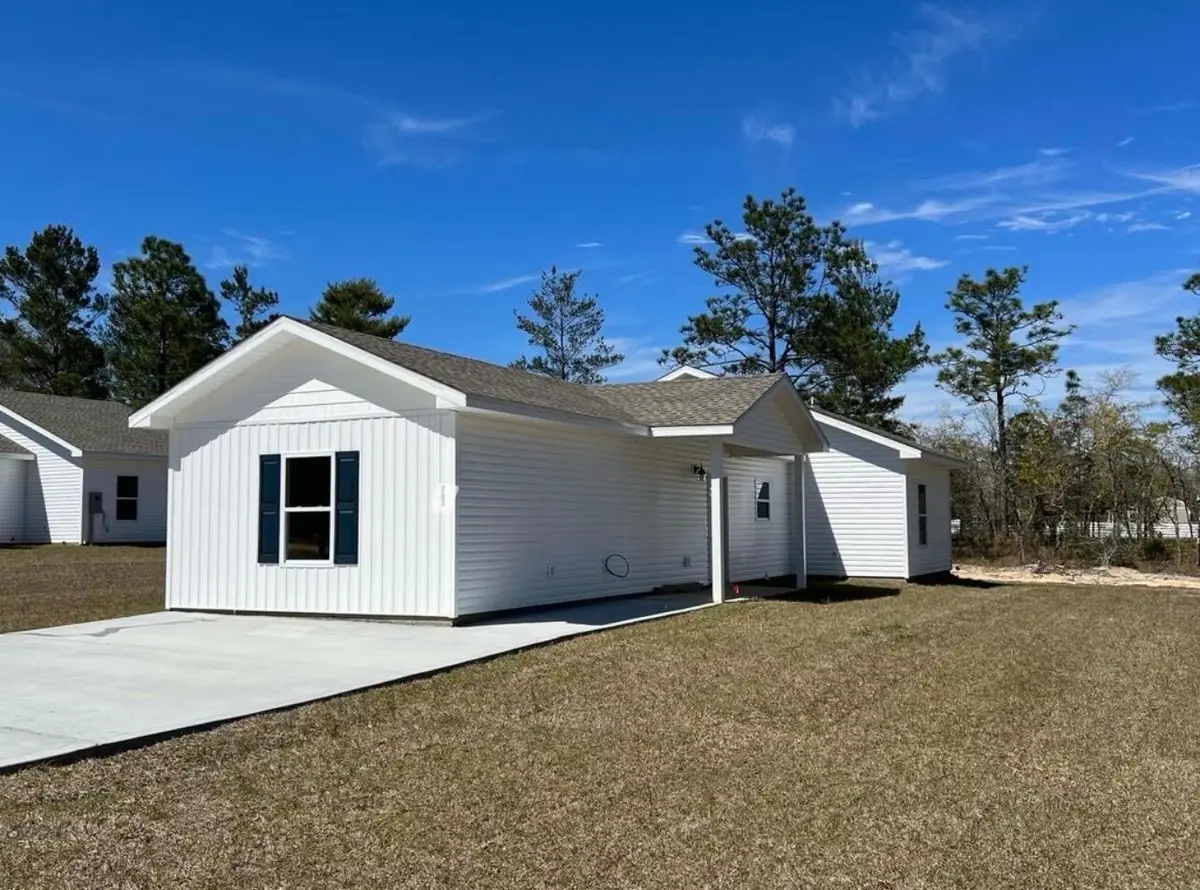 299 E Laurel Lane, Defuniak Springs, FL 32433 - #1